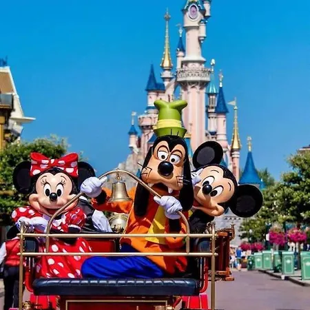 Avec Jacuzzi Et Clim Disneyland 1 شقة Lesches